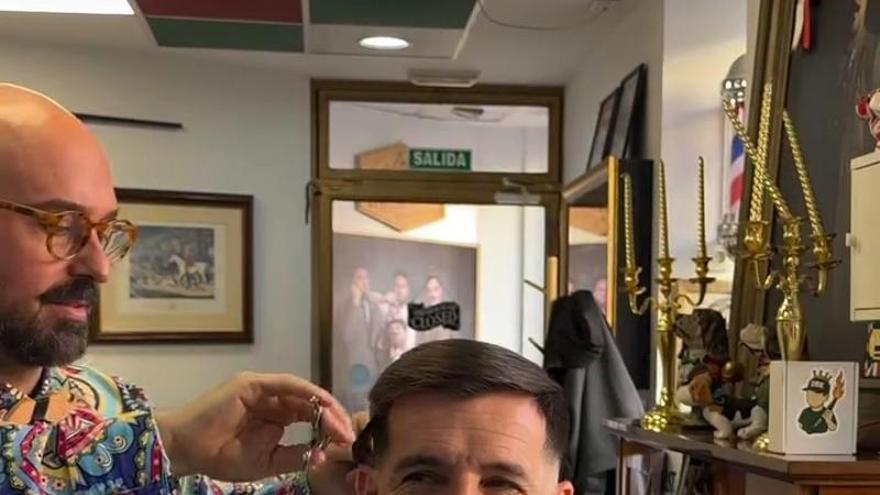 La surrealista historia de David Albelda en una peluquería