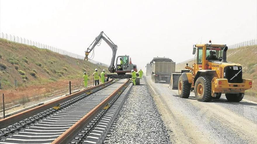 Fomento licita otro de los tramos del AVE entre Plasencia y Talayuela