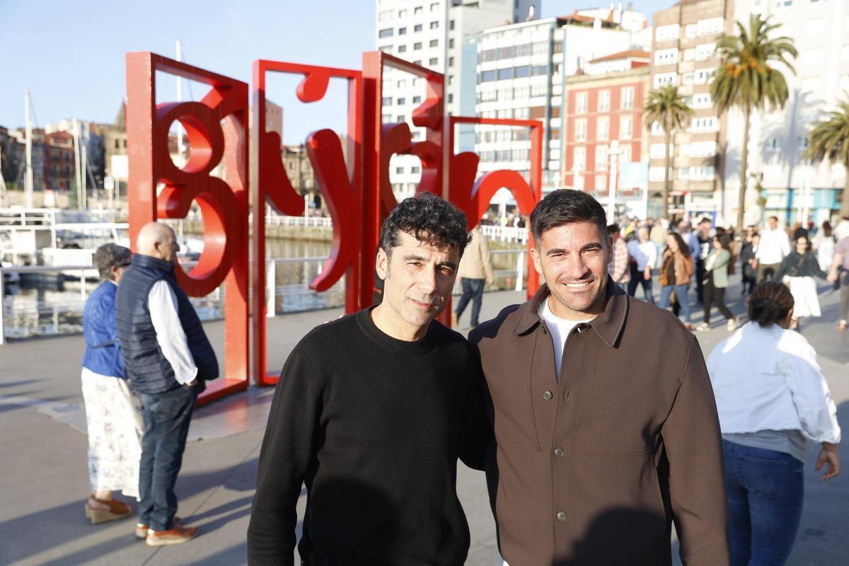 Carmona y Sastre en los Jardines de la Reina.