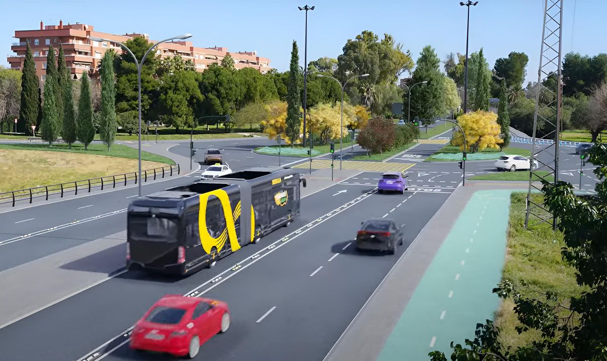 Tranvibús de Sevilla Este circulando por la plataforma exclusiva .Recreación Ayto. Sevilla
