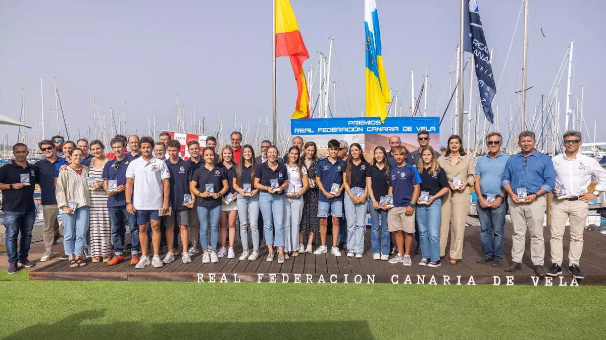Las Ruano y las hermanas Caba reciben los primeros Premios Real Federación Canaria de Vela
