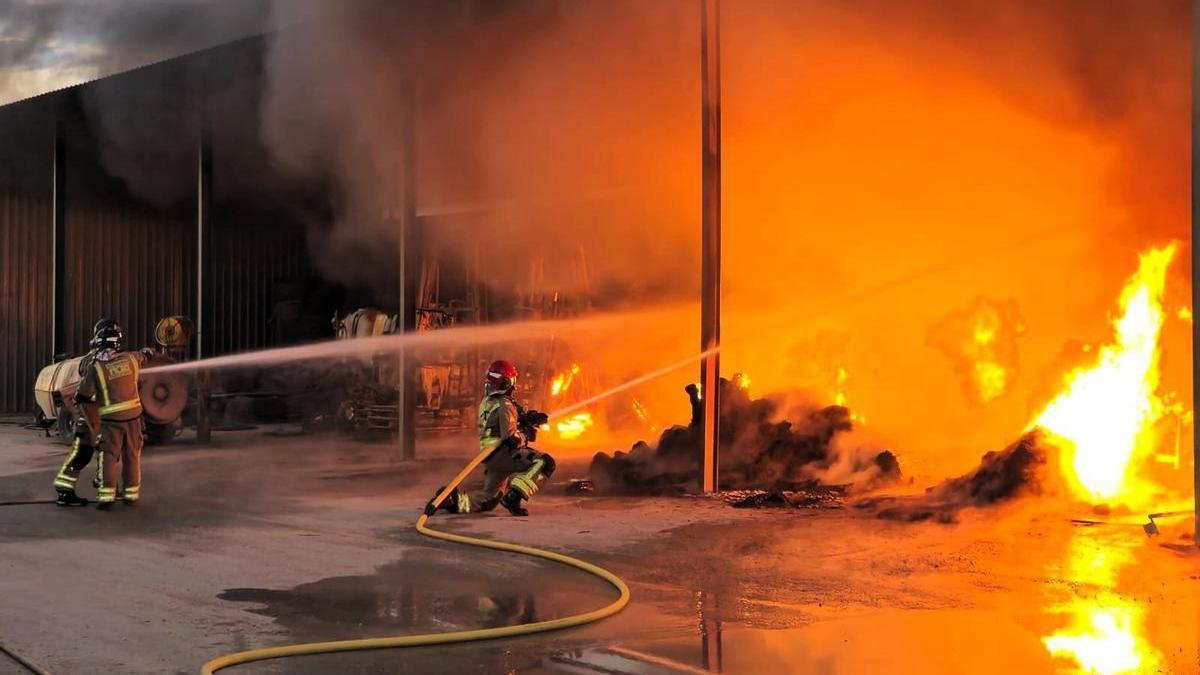 Incendio en un almacén agrícola en San Javier