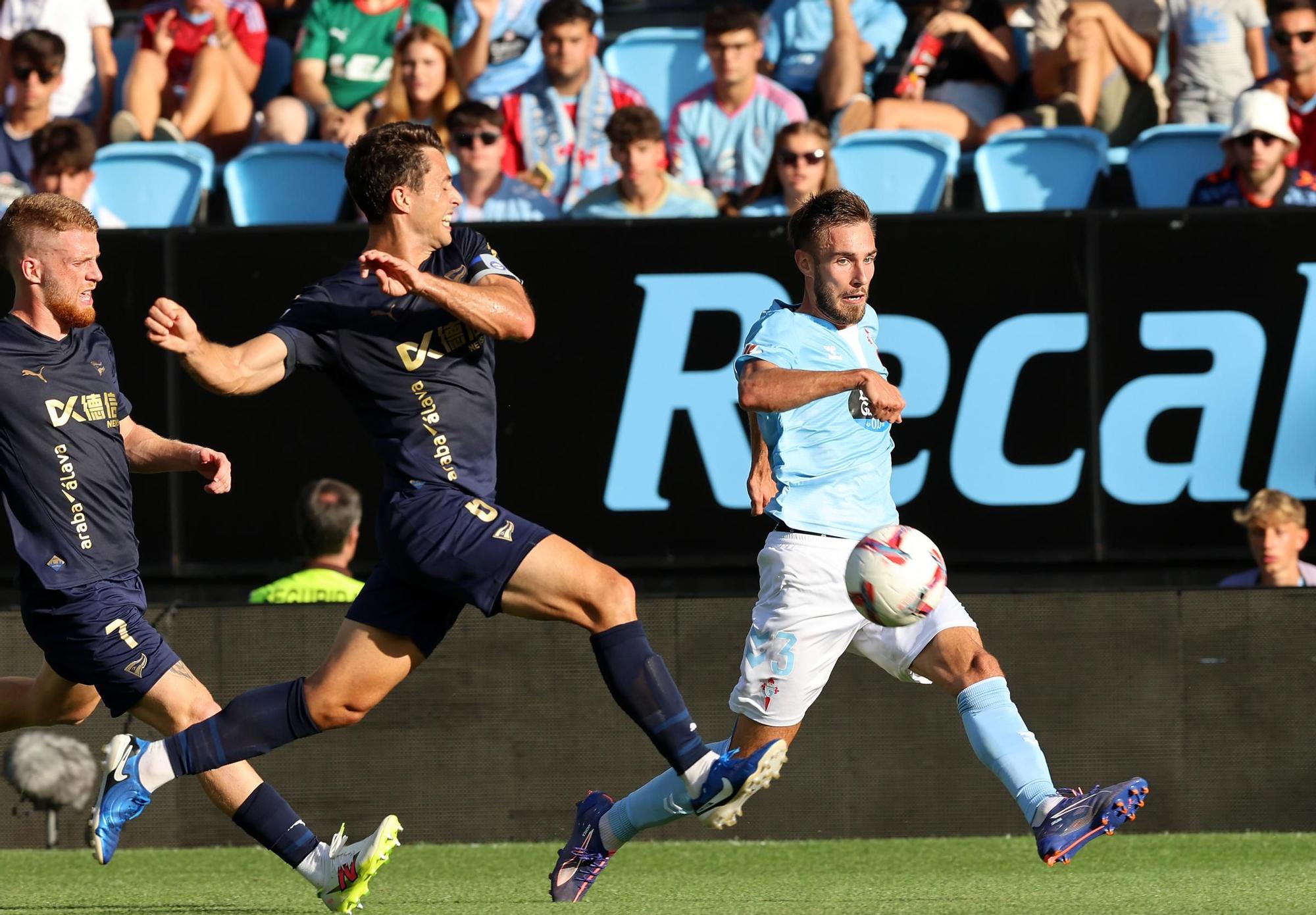 Las mejores fotografías del estreno liguero con victoria del Celta ante el Alavés