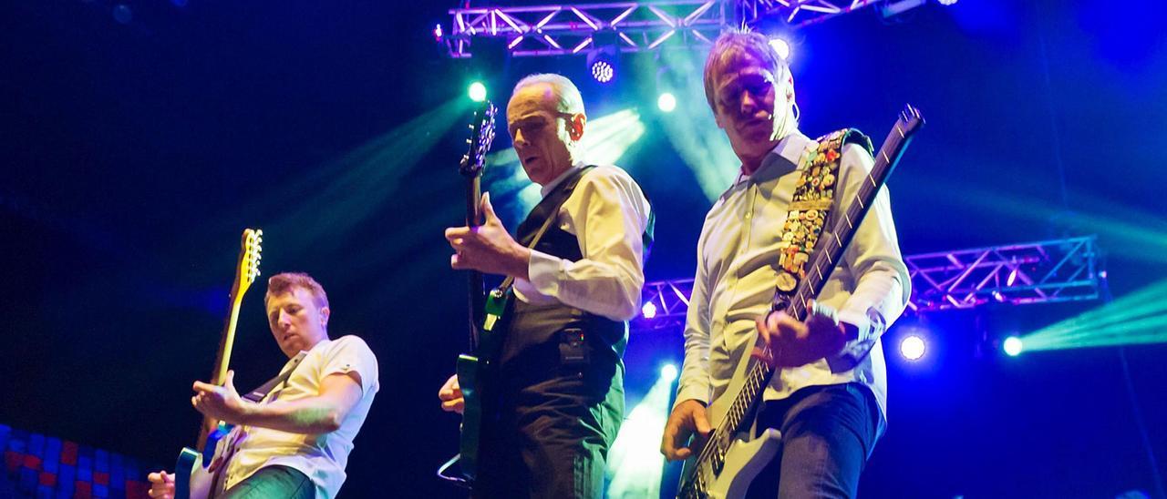 Status Quo durante su concierto en el GC Arena de 2018