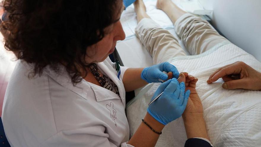 Un proyecto pionero de Enfermería en el Hospital Virgen de la Arrixaca ofrece cuidado especializado para las lesiones cutáneas de los enfermos de cáncer
