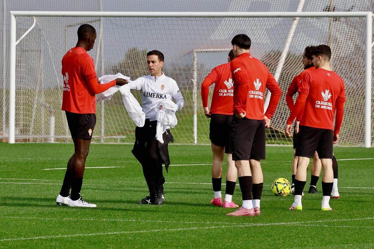 Borja Jiménez, ante Amadou.