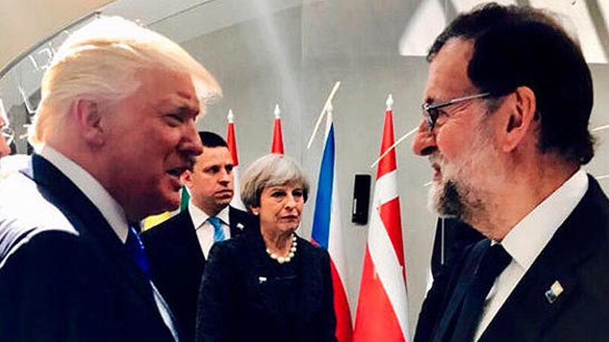 Donald Trump y Mariano Rajoy, en Bruselas el pasado mayo.