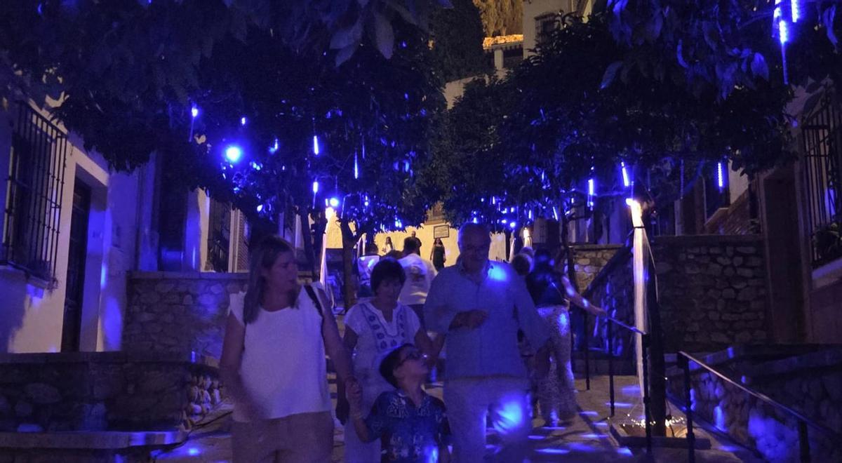 Plaza del Coso Viejo iluminada con velas en el Light Fest. | JOSÉ GUTIÉRREZ