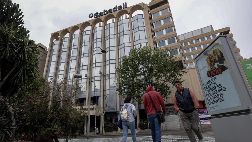 Más de 34.000 accionistas del Sabadell en la Comunidad Valenciana deberán decidir si aceptan la oferta de BBVA