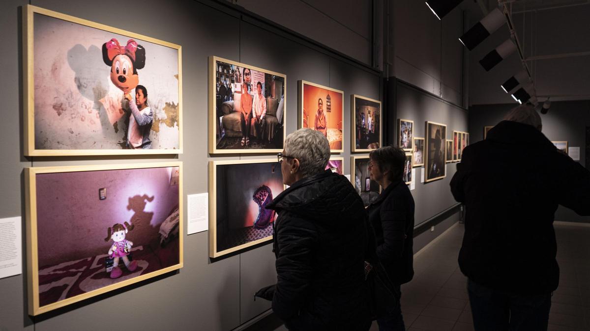L'exposició "Hijas de ningún Dios" de Núria López Torres, sobre els feminicidis de Mèxic, es pot veure a La Sala