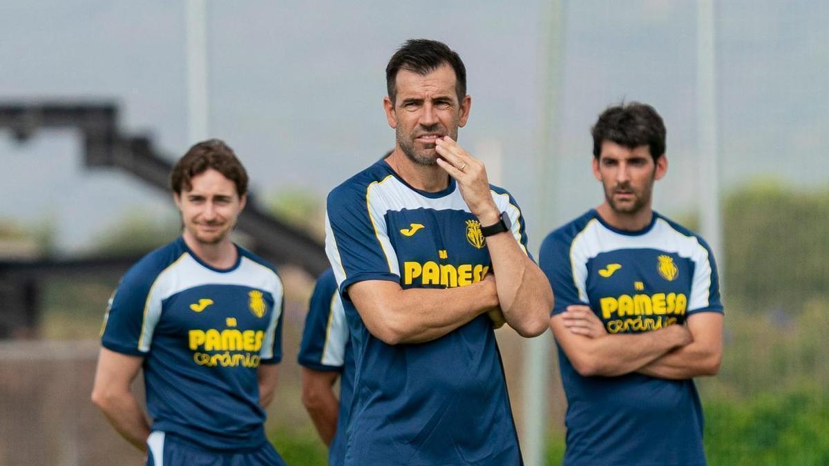David Albelda, durante un entrenamiento del Villarreal B en esta temporada 2026/27.