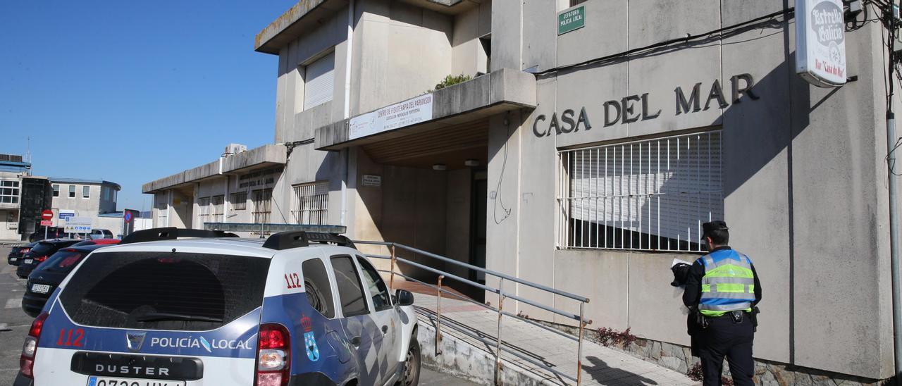 El puesto de la Guardia Civil se ubicará en la antigua cafetería de la Casa do Mar de Bueu, debajo de las dependencias de la Policía Local.