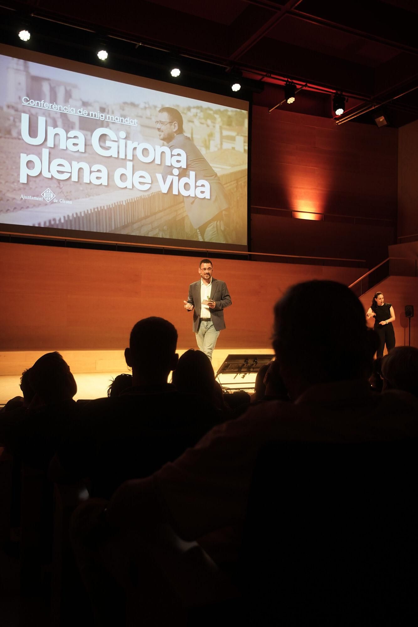 Girona Auditori alcalde de Girona, Lluc Salellas,conferència balanç meitat de mandat propostes pels pròxims dos anys
