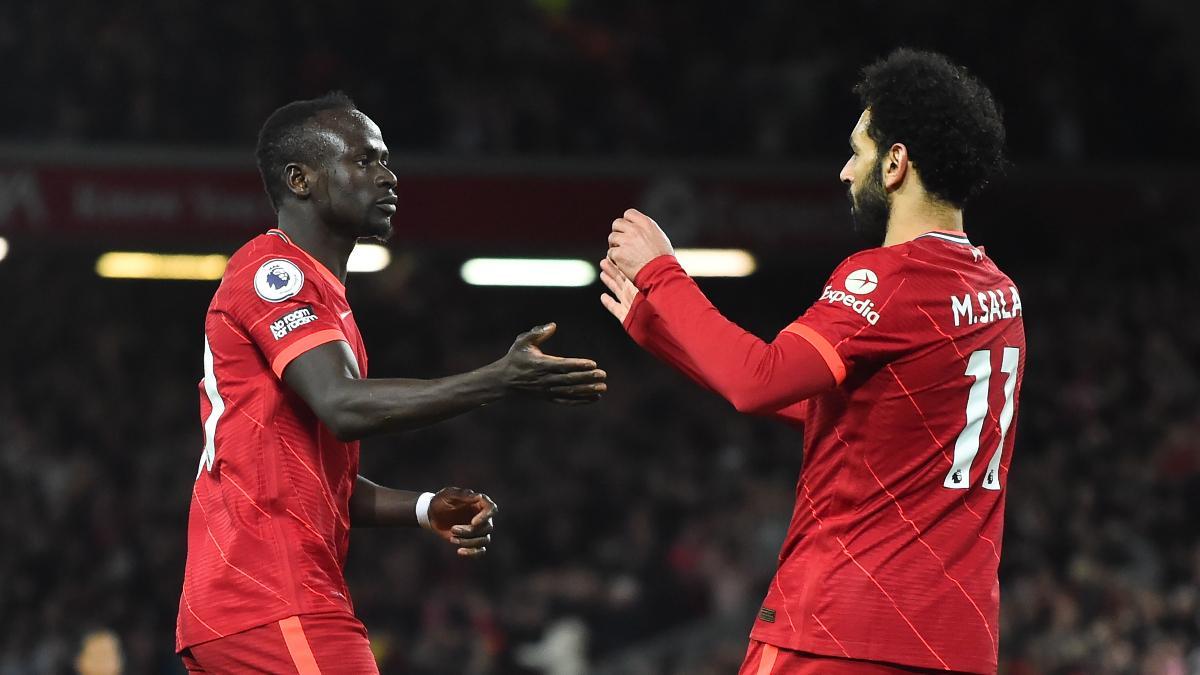 Salah y Mané durante un partido con el Liverpool