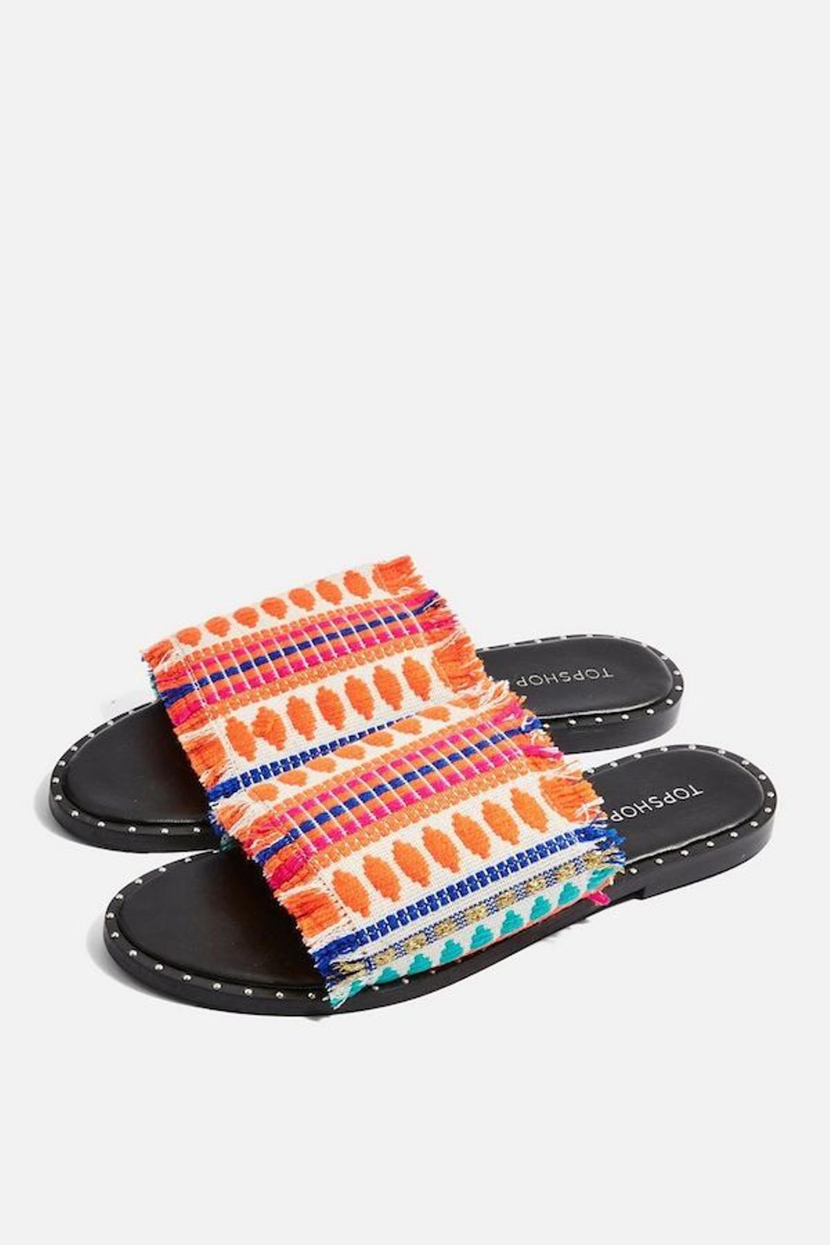 Las sandalias étnicas