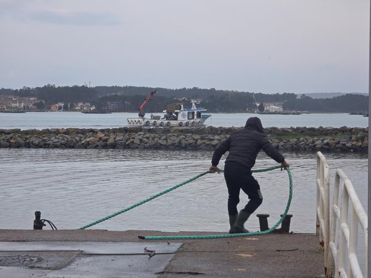 Barcos entrando y saliendo de puerto, esta mañana.
