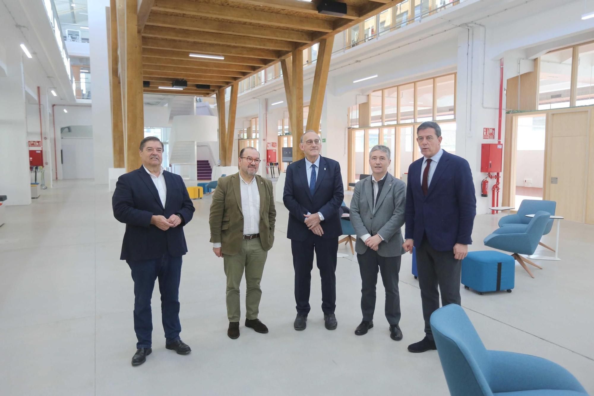 Encuentro de Besteiro en A Coruña con los tres rectores de las universidades gallegas