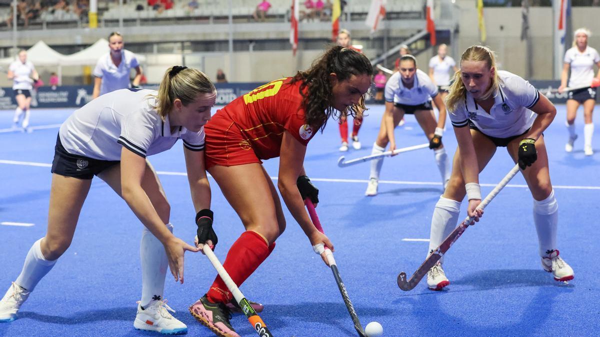 España ha vencido a Escocia (2-0) en la competición femenina.