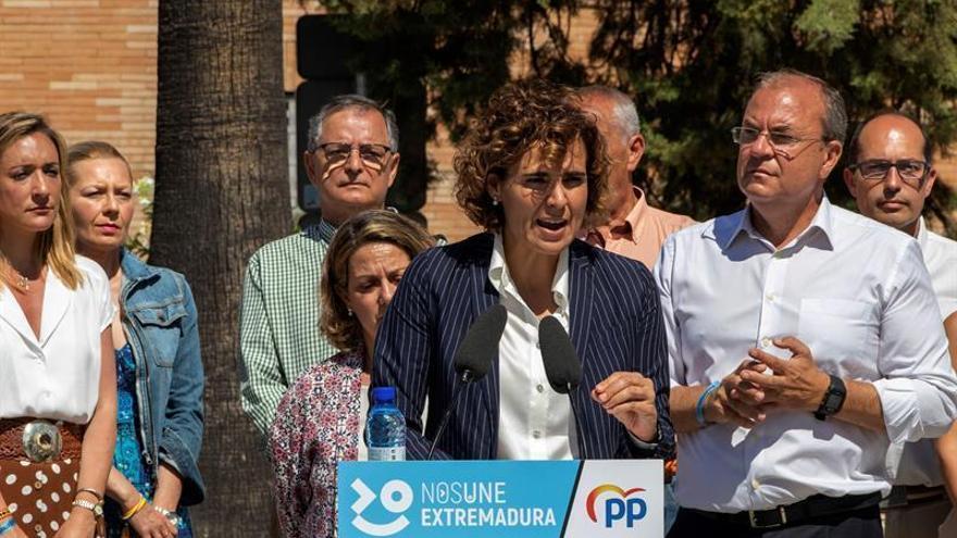 Dolors Monserrat dice que el PP &quot;es el único freno&quot; al nacionalismo y al populismo