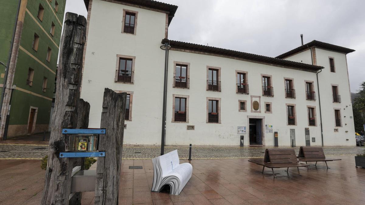 Casa de Cultura de Grado, que se ubica en el palacio Miranda-Valdecarzana.