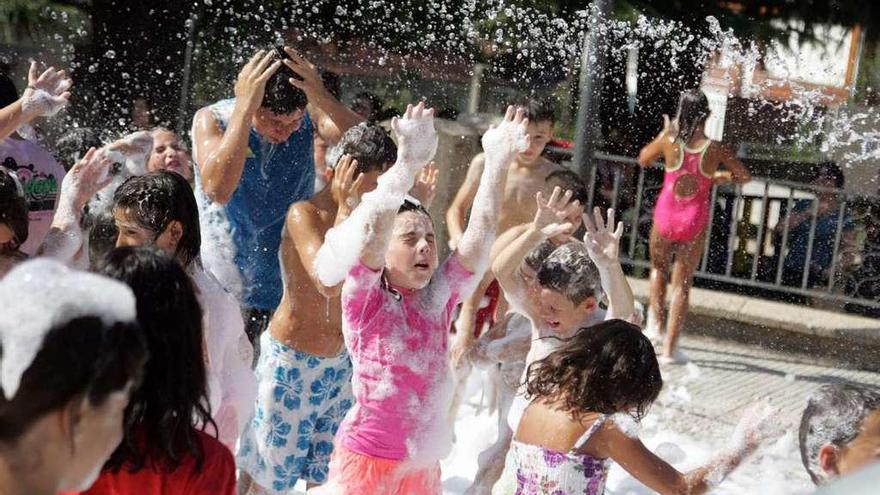 Fiesta de la espuma durante la campaña de &#039;Vuelta al Cole&#039; del año pasado. // Bernabé/Luismy