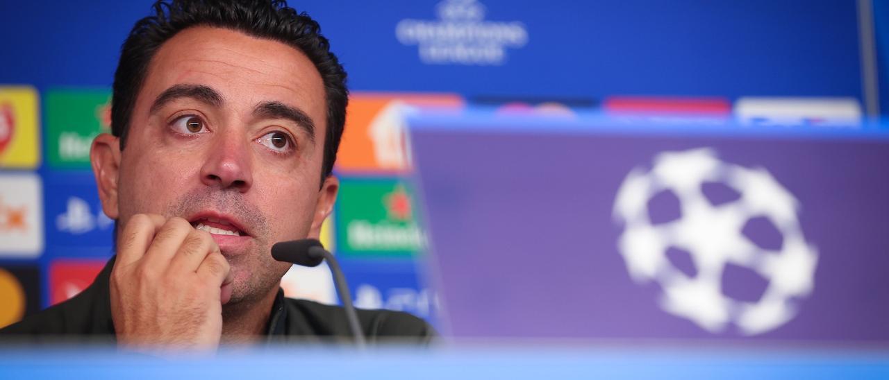 Xavi, durante la rueda de prensa previa al Shakhtar-Barça en Hamburgo.