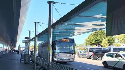 Arranca el horario de verano del bus al aeropuerto de Ibiza - Diario de  Ibiza