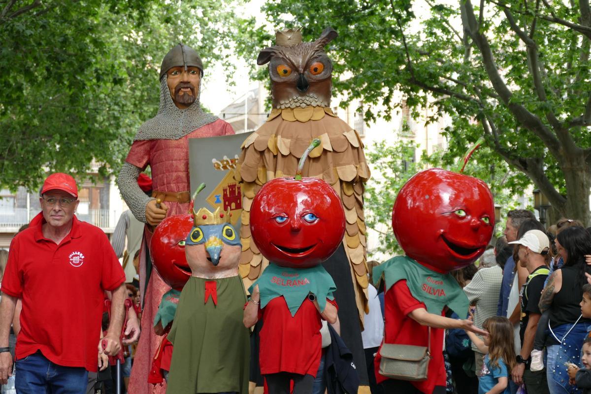 EN IMATGES | Una desena de colles geganteres es troben a Figueres per celebrar les Fires i Festes de la Santa Creu EN IMATGES | Una desena de colles geganteres es troben a Figueres per celebrar les Fires i Festes de la Santa Creu