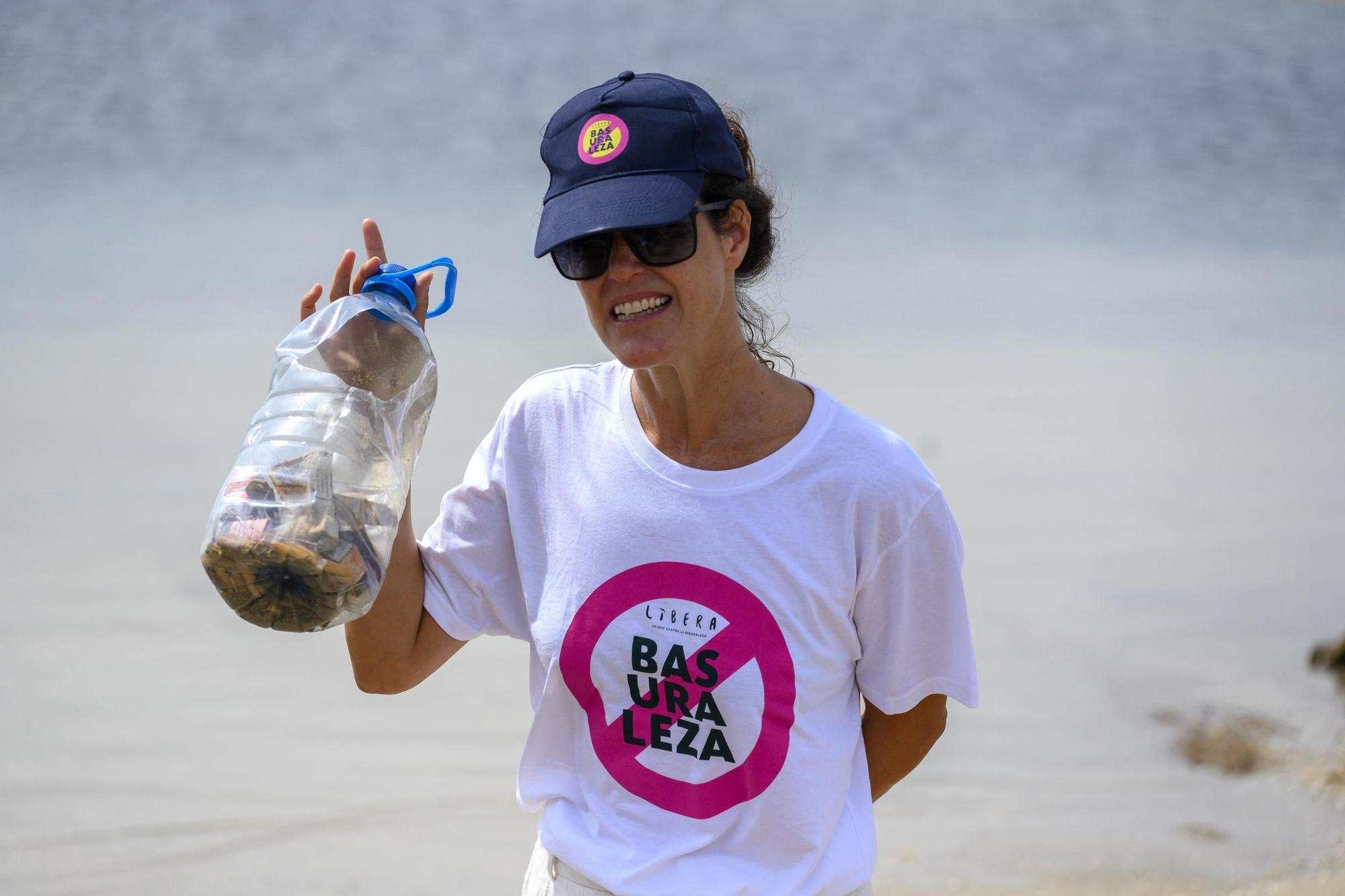 16092023-REINA SOFIA PARTICIPA EN RECOGIDA DE BASURAS EN LA MANGA CALA DEL ESTACIO SAN JAVIER -5.JPG