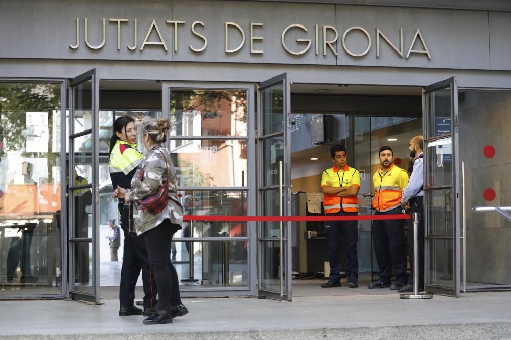 Desallotgen els jutjats de Girona per un incendi