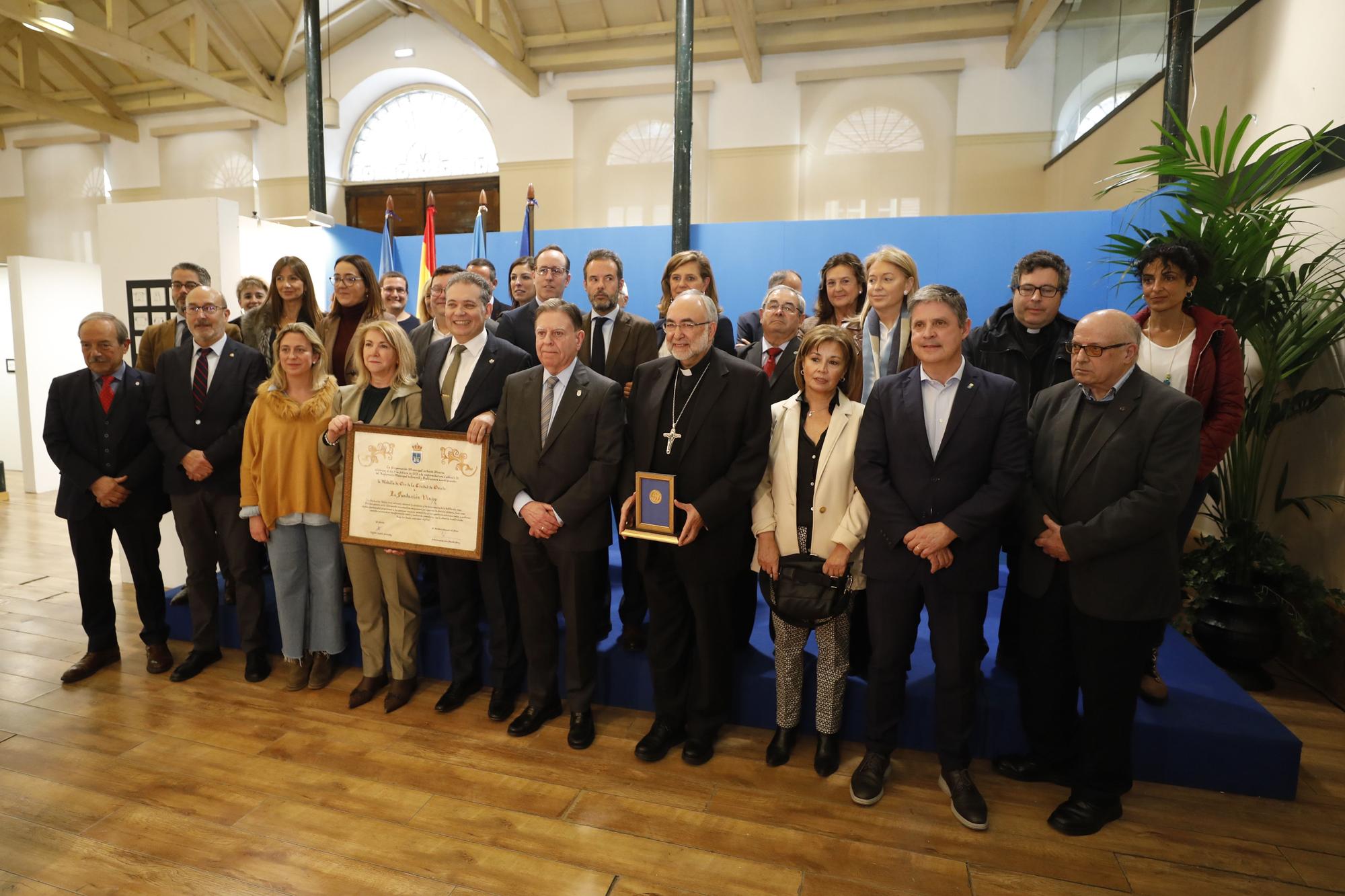 La Fundación Vinjoy, Medalla de Oro de Oviedo por su "compromiso, dignidad y justicia"