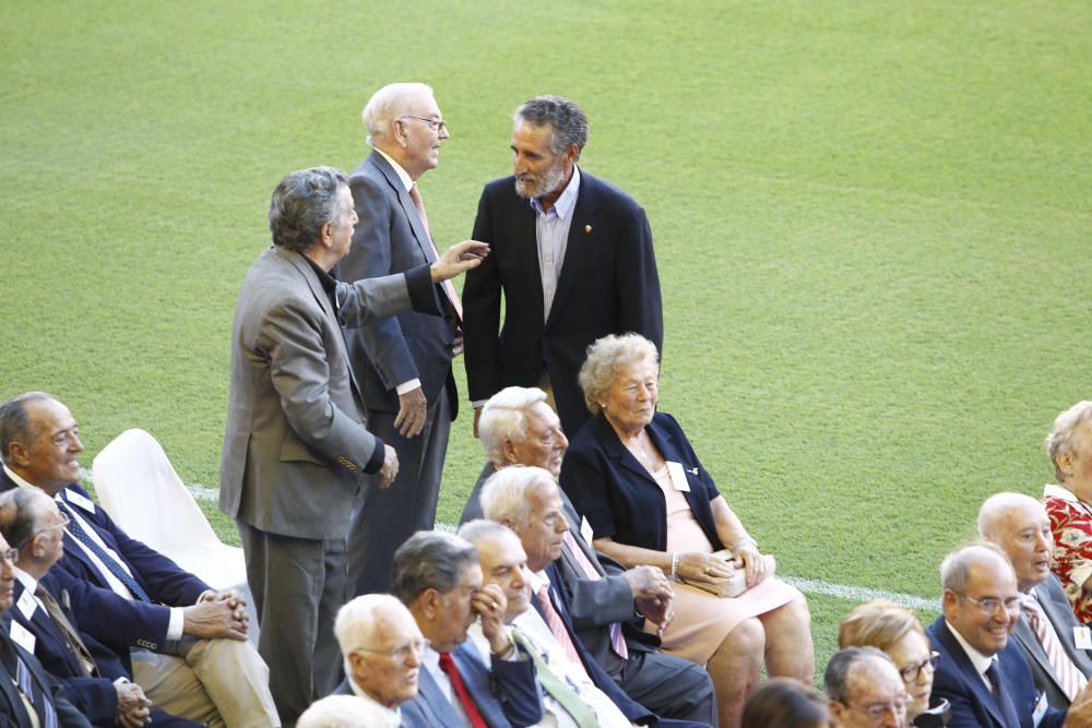 El Valencia rinde homenaje a sus socios más fieles