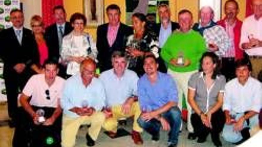 El torneo del Hotel Cáceres Golf lo disputan 144 jugadores