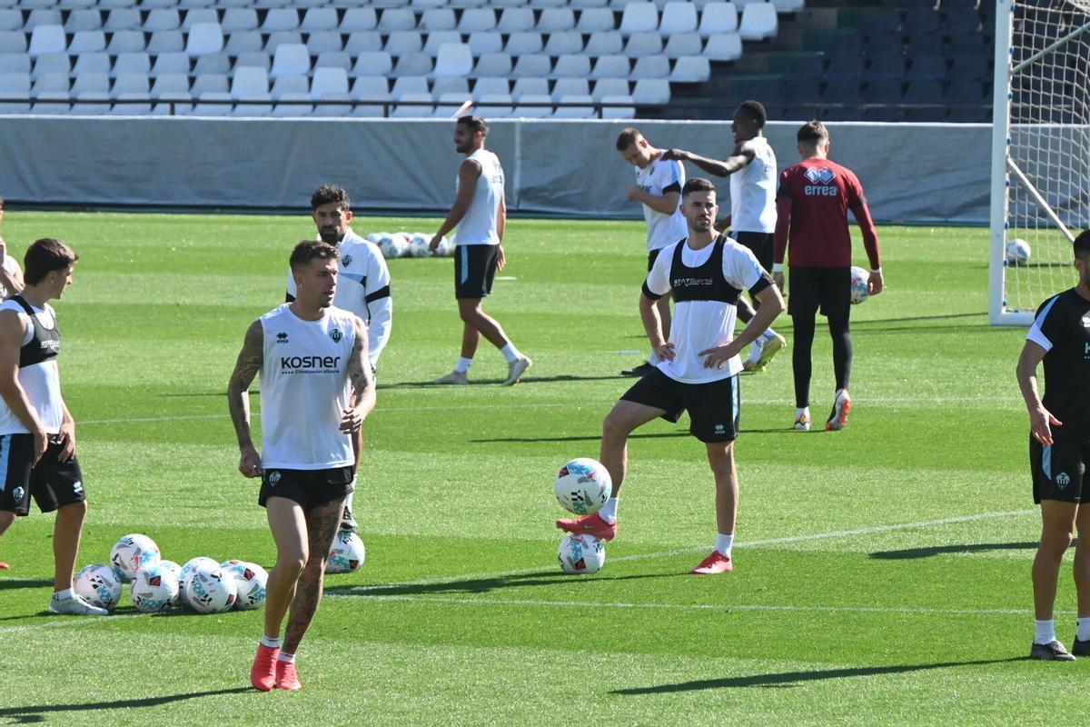 El equipo de Pablo Hernández prepara el partido contra el Burgos