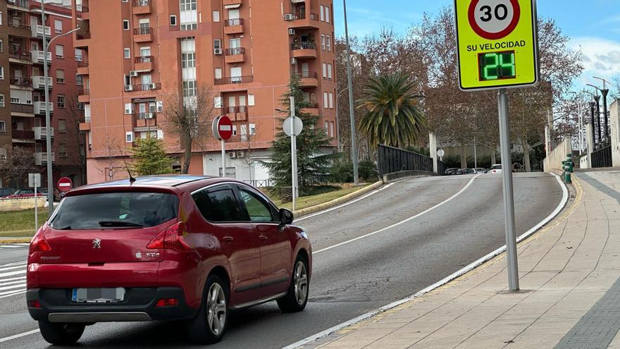 Uno de los dos radares que se acaban de instalar en Xàtiva está en el Paseo del Ferrocarril.