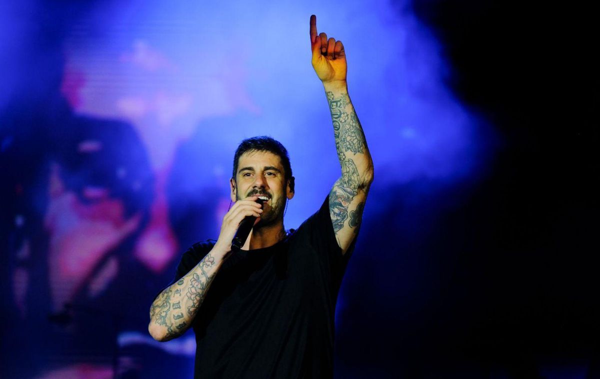 Juanes enciende Gran Canaria con los clásicos de su carrera