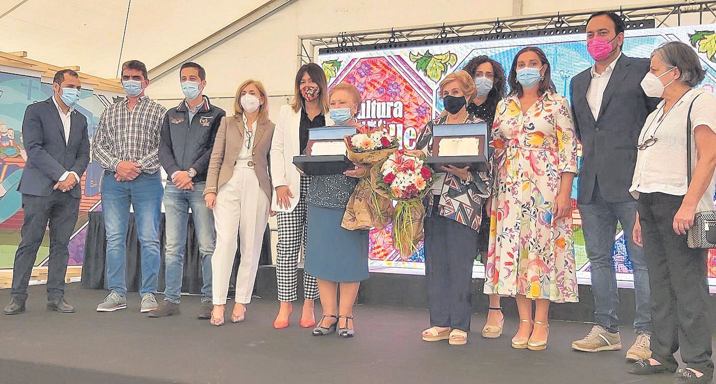 Emocionante homenaje a Laura Barranco e Isabel Valiente, en Cangas de Onís