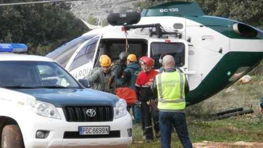 El amigo del fallecido le sostuvo hasta la extenuación para intentar que siguiera respirando