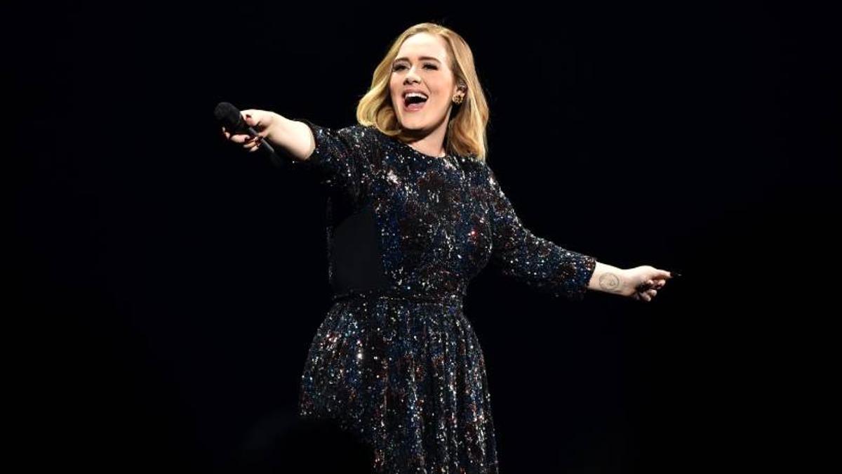 El llanto de Adele, obligada a suspender su espectáculo