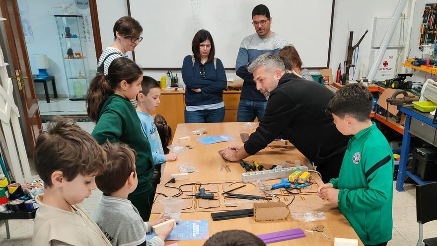 Talleres para aprender sobre inteligencia artificial, diseño o impresión en Almendralejo