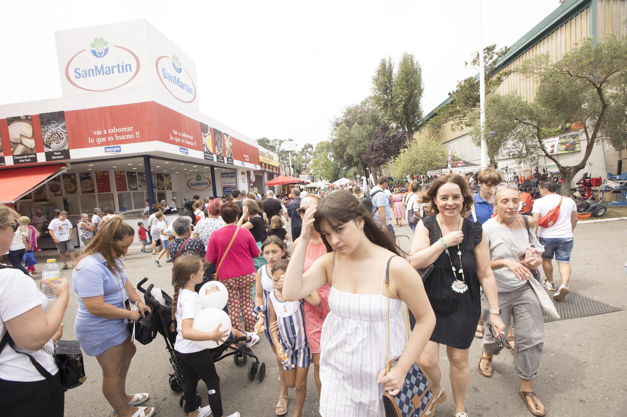 En imágenes: La visita de Adrián Barbón a la Feria de Muestras