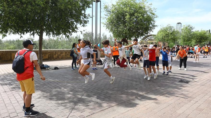 &#039;Callejugando&#039; inunda Córdoba de juegos tradicionales