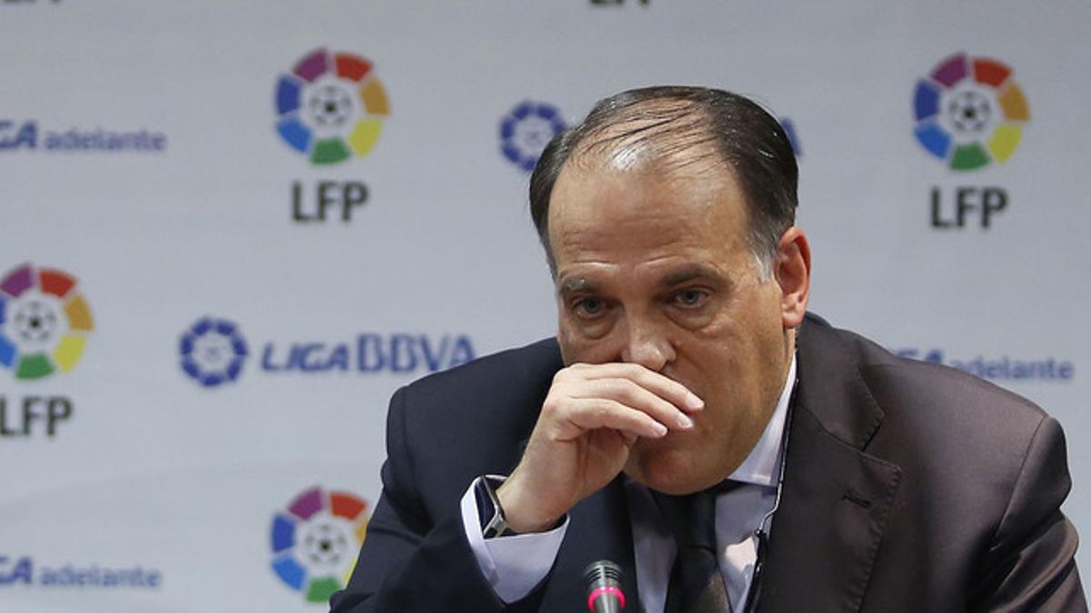 El presidente de la LFP, Javier Tebas, durante la rueda de prensa en la que ratificó el descenso del Murcia a Segunda B, el 7 de agosto