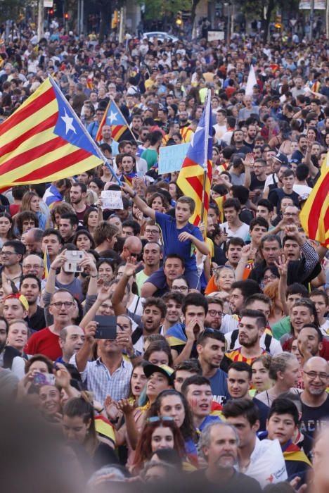 Manifestació històrica a Girona per rebutjar la violència policial l'1-O