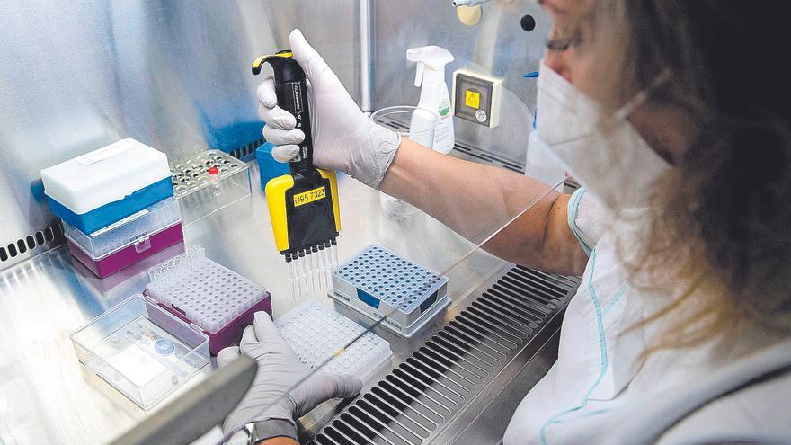Sanidad investiga dos posibles casos de ómicron en Gran Canaria