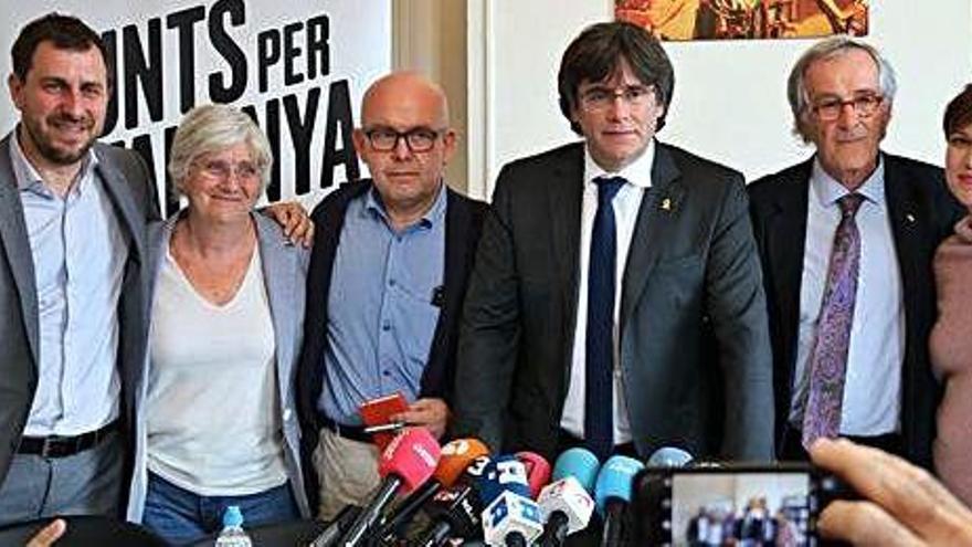 Comín, Ponsatí, Boye, Puigdemont, Trias i Talegón, junts després de la roda de premsa de dissabte a Brussel·les