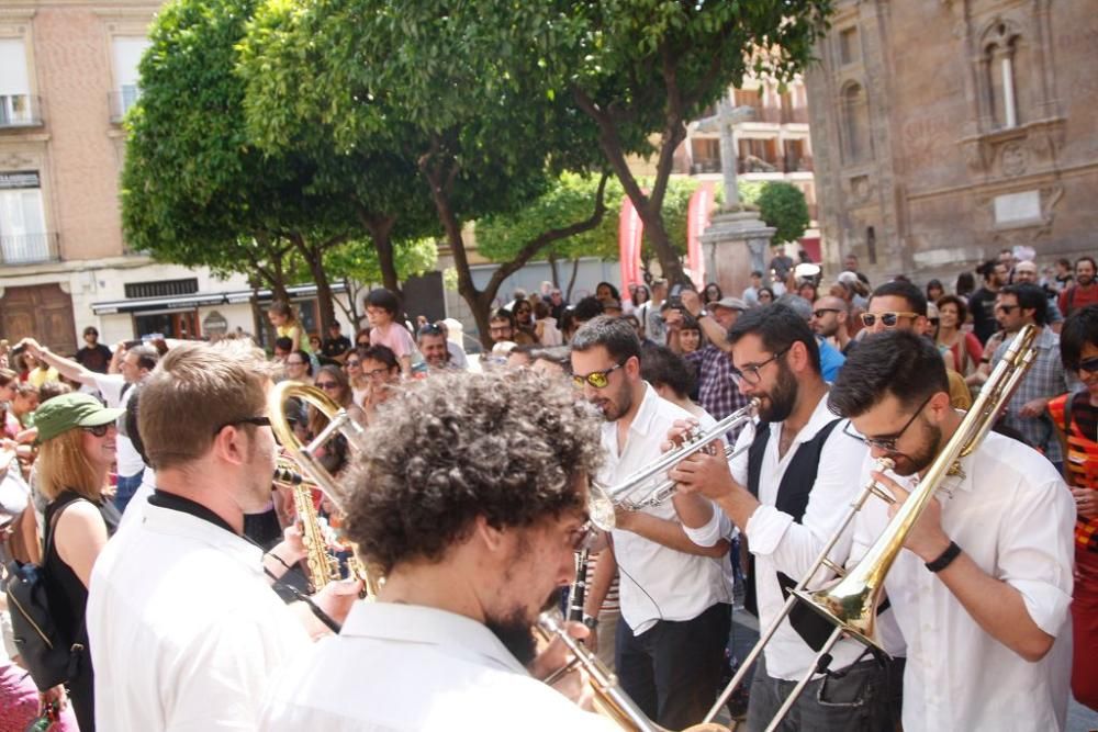 Música balcánica en el centro de Murcia