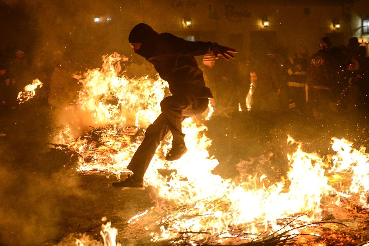 La provincia de Cáceres celebra el 'Día de la Pura' bajo el fuego