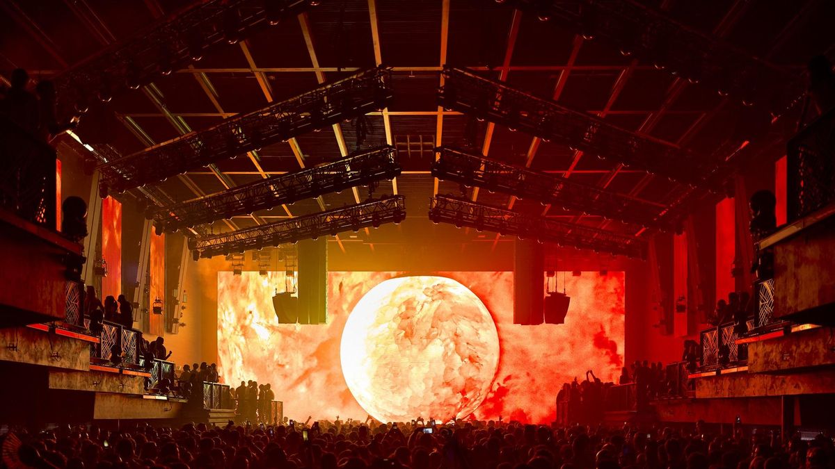Eric Prydz durante la fiesta Holosphere 2.0.