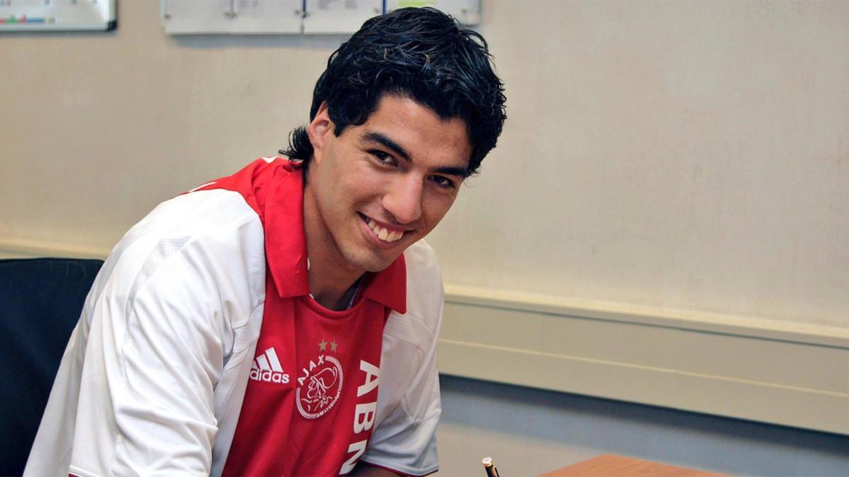 Luis Suárez el día que firmó su fichaje por el Ajax, el 9 de agosto de 2007